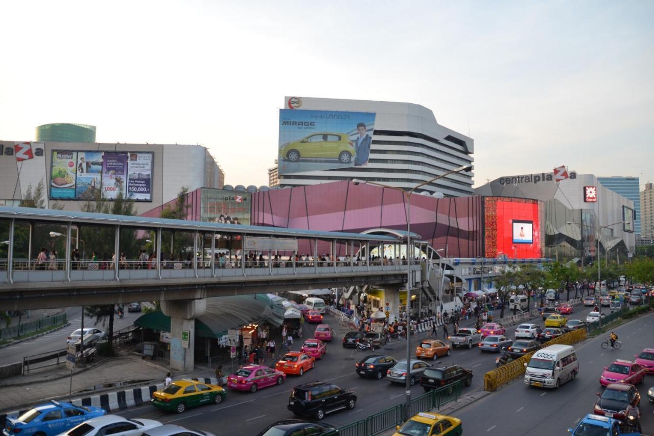 Matini Ratchada 32 Hotel Bangkok Bagian luar foto
