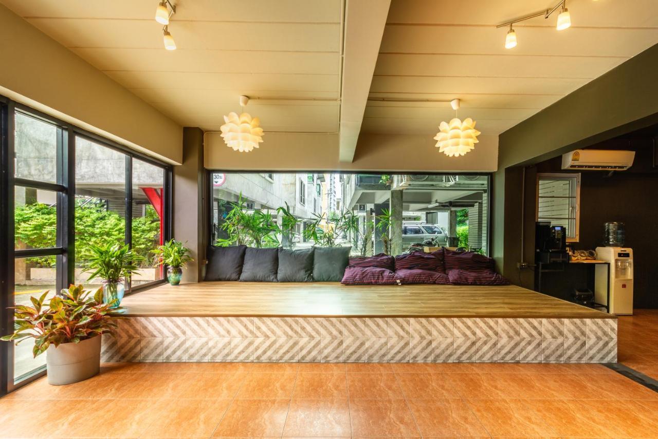 Matini Ratchada 32 Hotel Bangkok Bagian luar foto