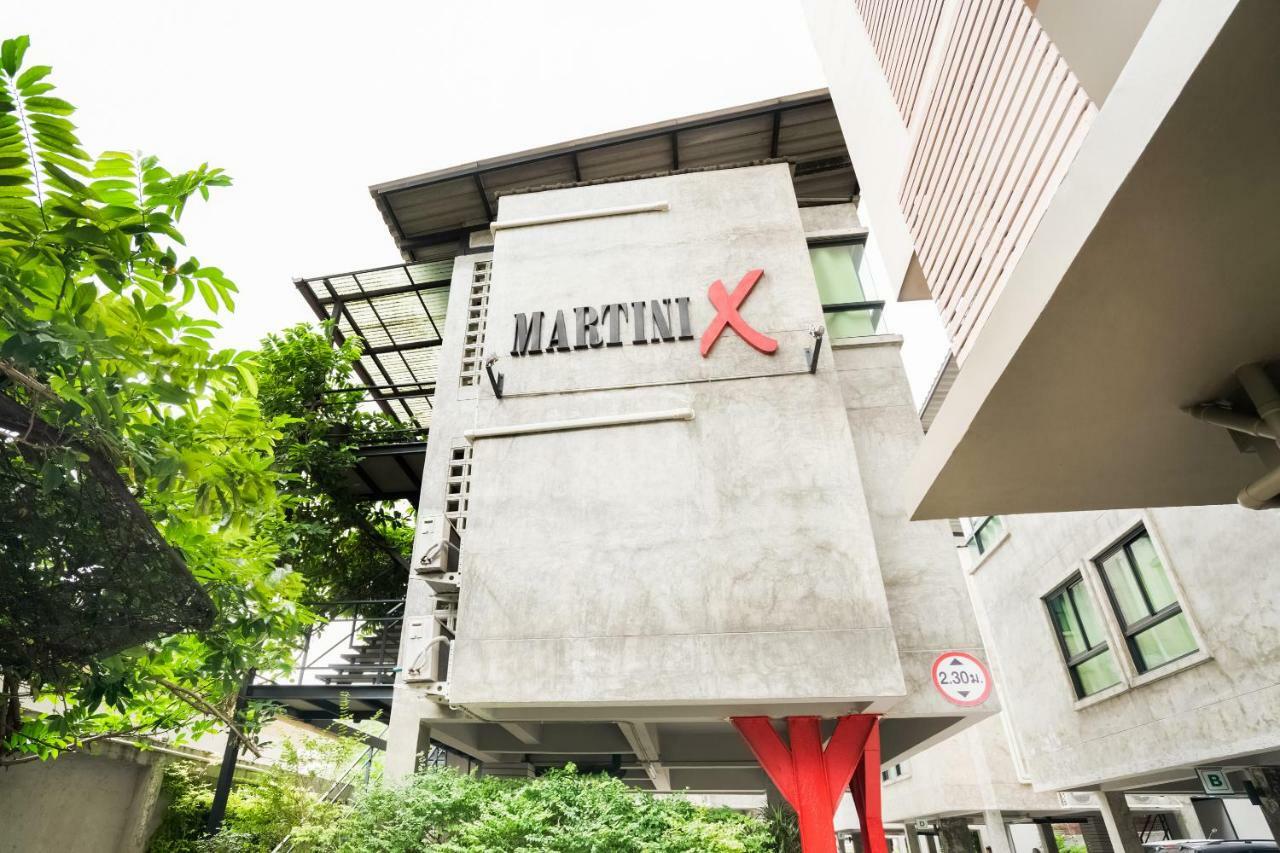 Matini Ratchada 32 Hotel Bangkok Bagian luar foto