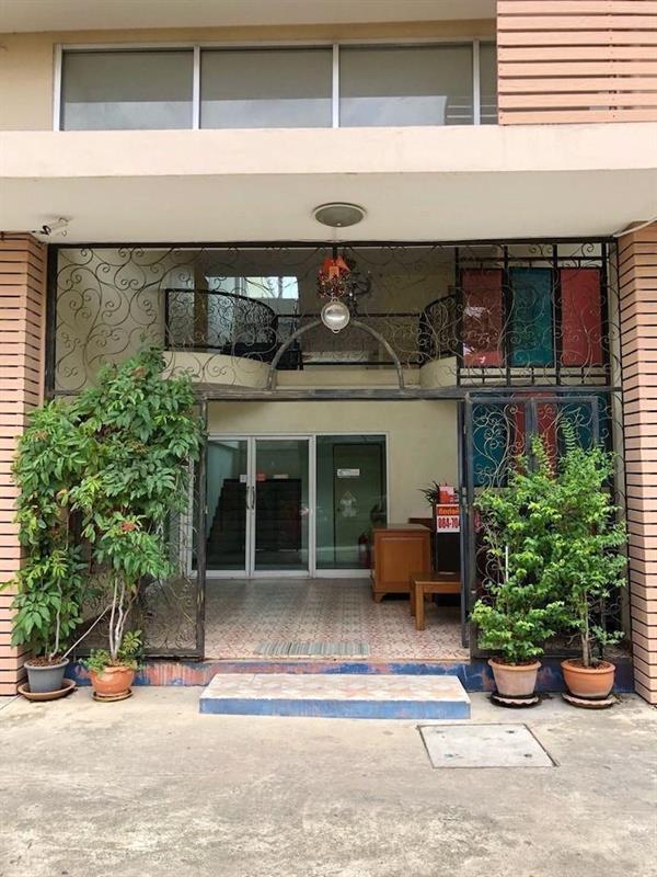 Matini Ratchada 32 Hotel Bangkok Bagian luar foto